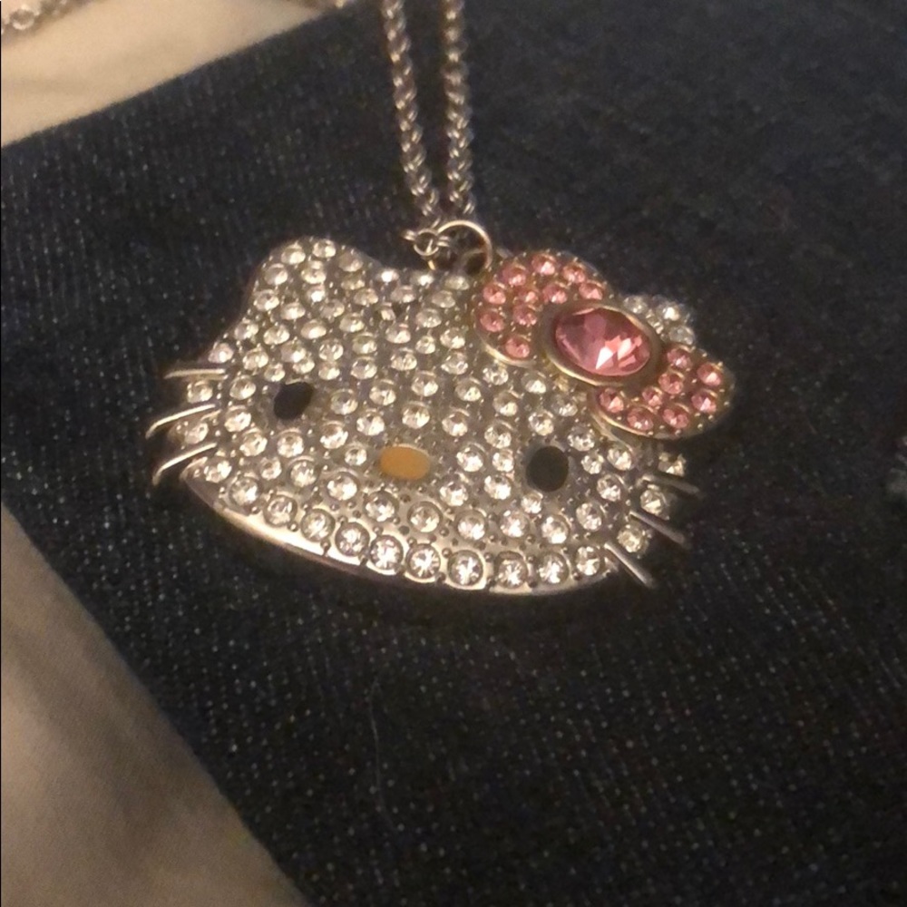 Super cute, blingy Hello Kitty necklace